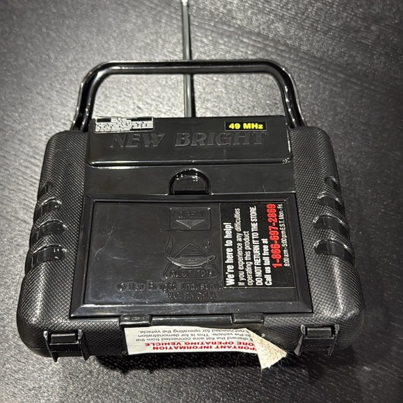 Vintage Harley-Davidson Remote Control V-Rod Motorcycle - Picture 14 of 14